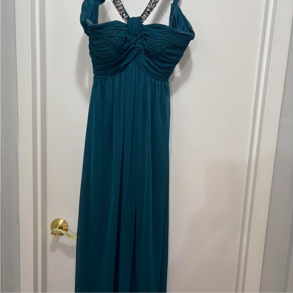 Elegant Teal Evening Gown